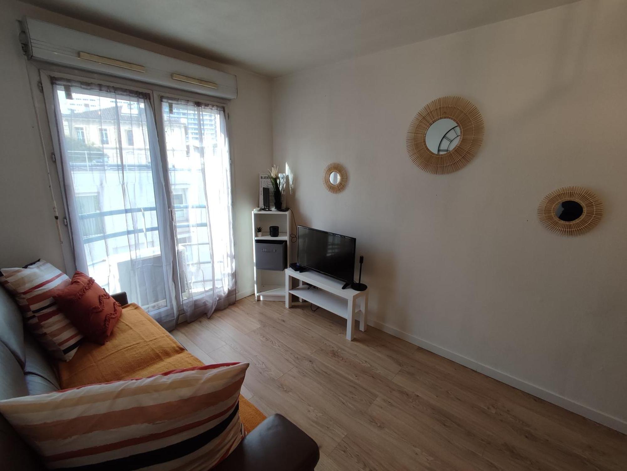 Appartement Climatise Avec Parking A 6Min A Pied De La Gare St Charles Marseille Ngoại thất bức ảnh